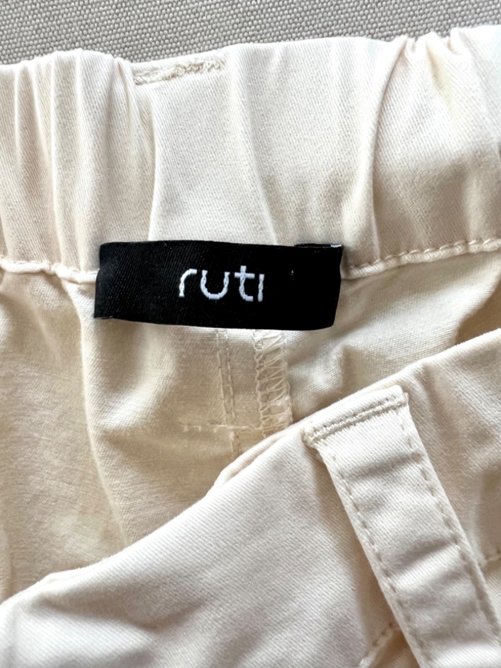 RUTI Slouchy Twill Barrel Pants in Ecru - 14 - Picture 9 of 14